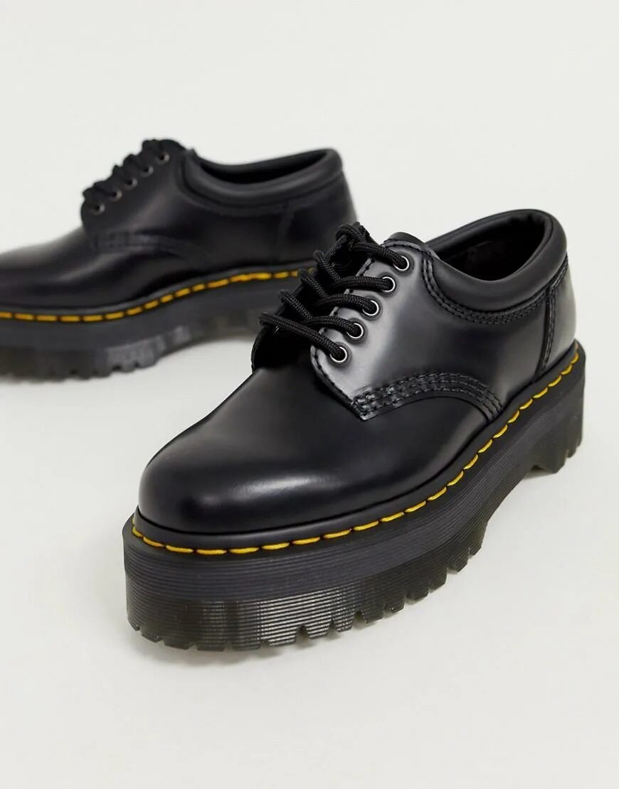 Полуботинки доктор Мартинс. Туфли доктор Мартинс. Dr Martens туфли. Доктор Мартинс черные кожаные женские ботинки.