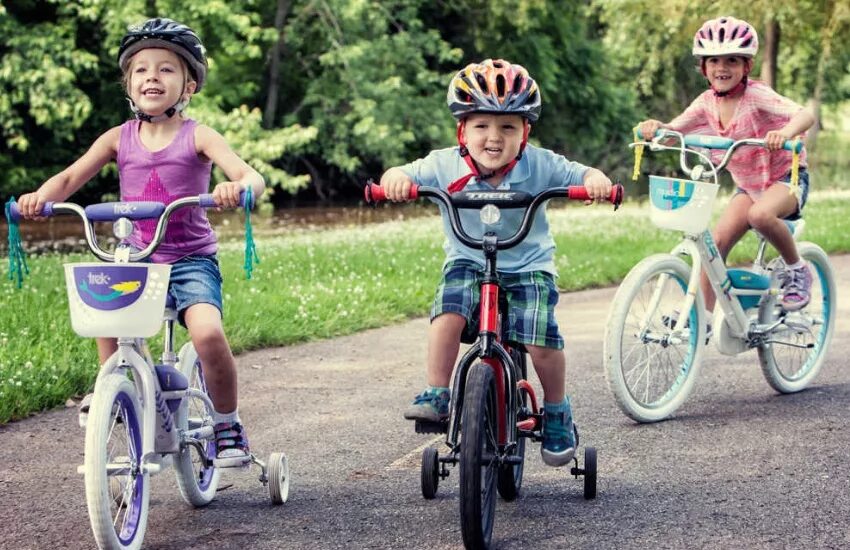 Велосипеды для маленьких девочек. Велик для детей. Мальчик на велосипеде. Велосипед большой дети. Велосипед большой дети.