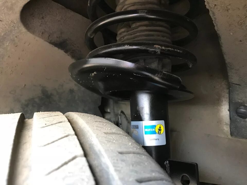 Пружины передние peugeot 307. Опорные пружины пежо 206 универсал. Пружина задние peugeot 408. Пружина передняя пежо 307. Пружины пежо 307 sw.