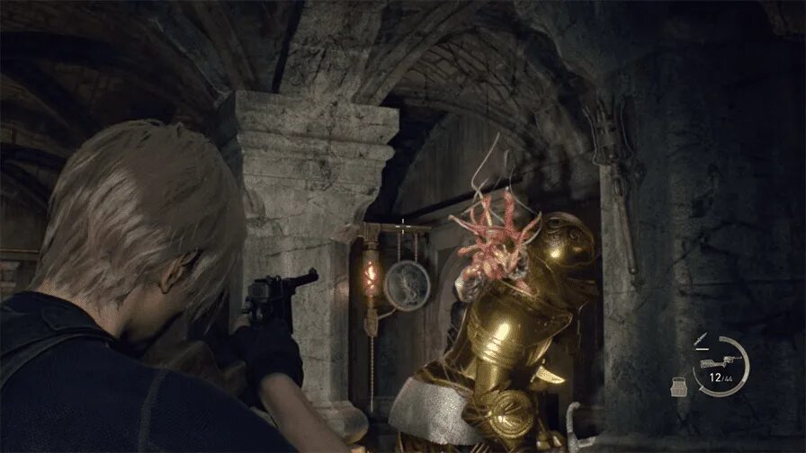 Resident 4 remake сколько глав. Резидент эвил 4 ремейк Рыцари. Торговец резидент 4 ремейк. Тир re4 Remake.