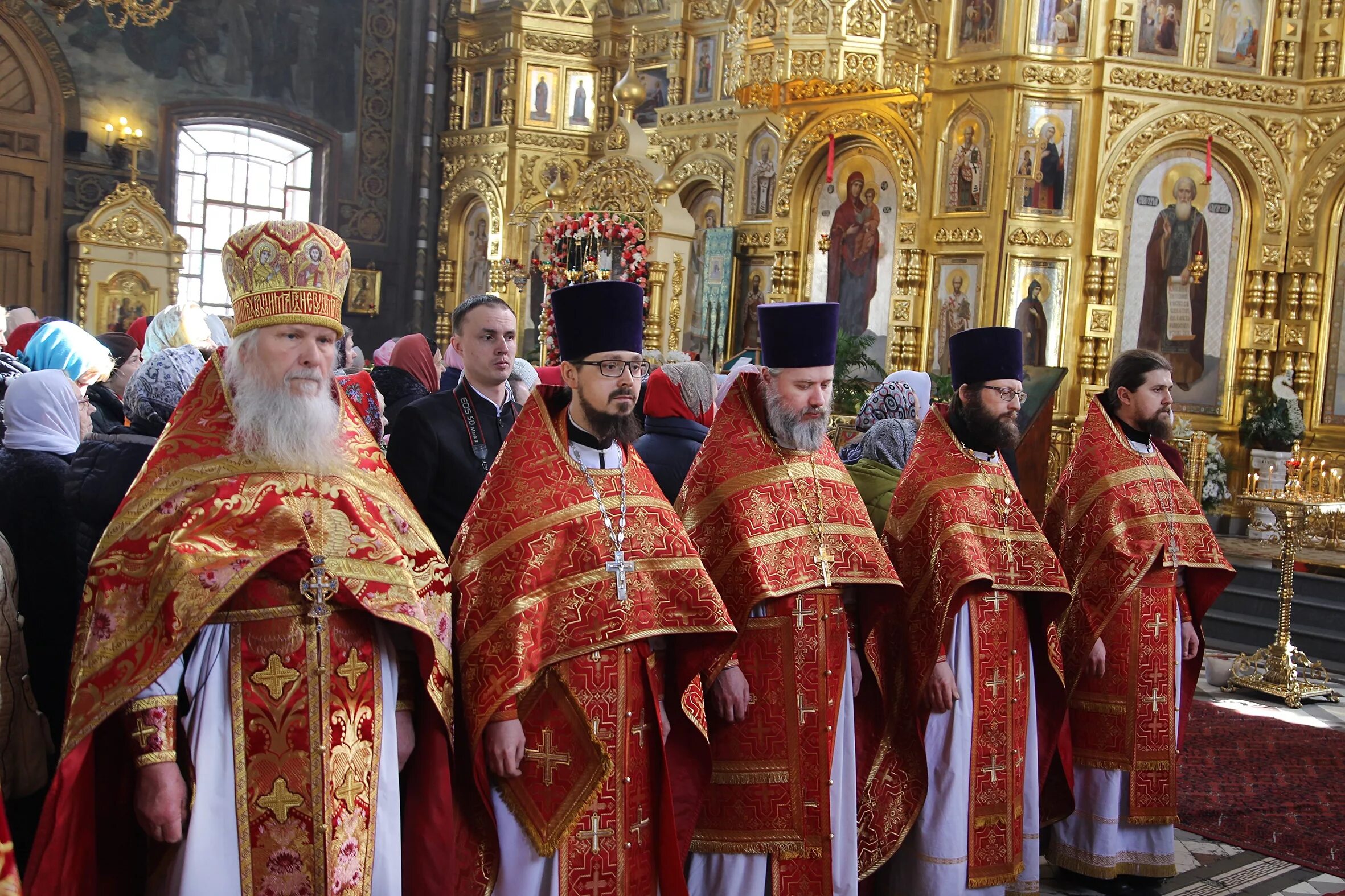 Церковь иверской божьей матери ижевск. Иверская икона божией матери николо перервинский монастырь. Кемерово храмовый комплекс епархии. Иверская икона богослужение. Храм иверской иконы божией матери ижевск.