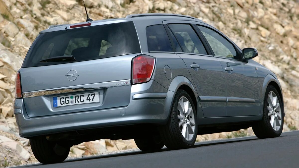 Опель караван универсал. Opel Astra Caravan 2007. Opel Astra Station Wagon. Opel Astra 2005 универсал.