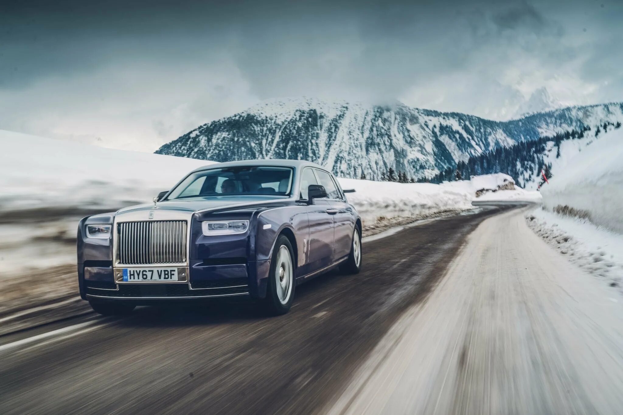 Роллс телефон. Rolls Royce Phantom 2022. Rolls Royce Phantom 2021. Rolls Royce Phantom 4. Роллс Ройс Калино.