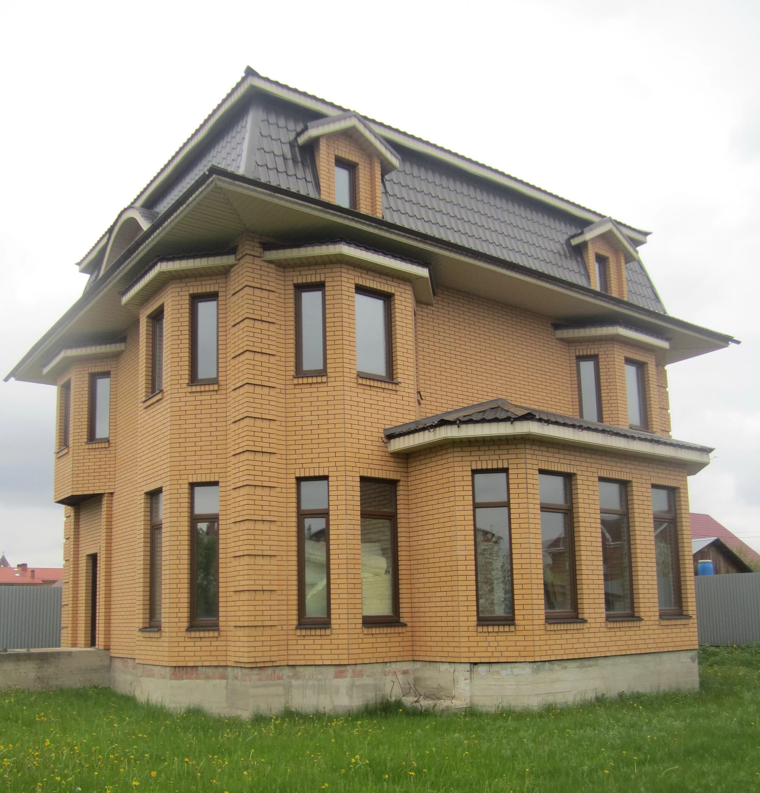 красивые двухэтажные коттеджи. коттеджи в рассрочку. дом с участком в деревне. дом с участком. дом сергиев посад.