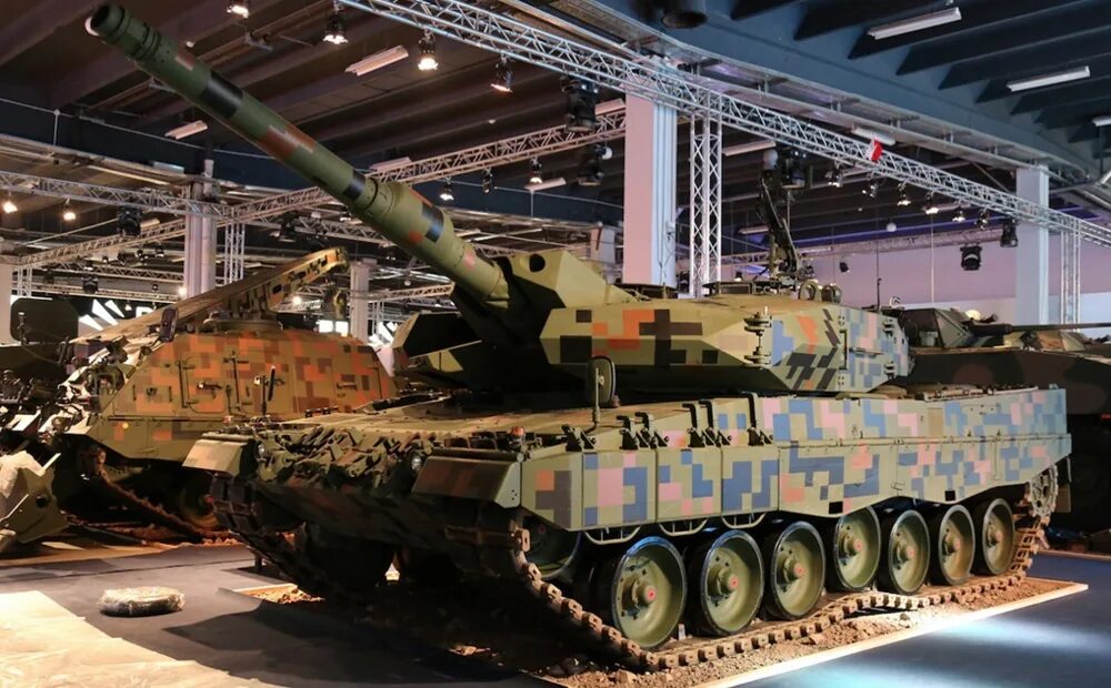 Т леопард 2. Танки leopard 2pl. leopard 2a4 танк. леопард 2 pl. танк леопард 2 pl.