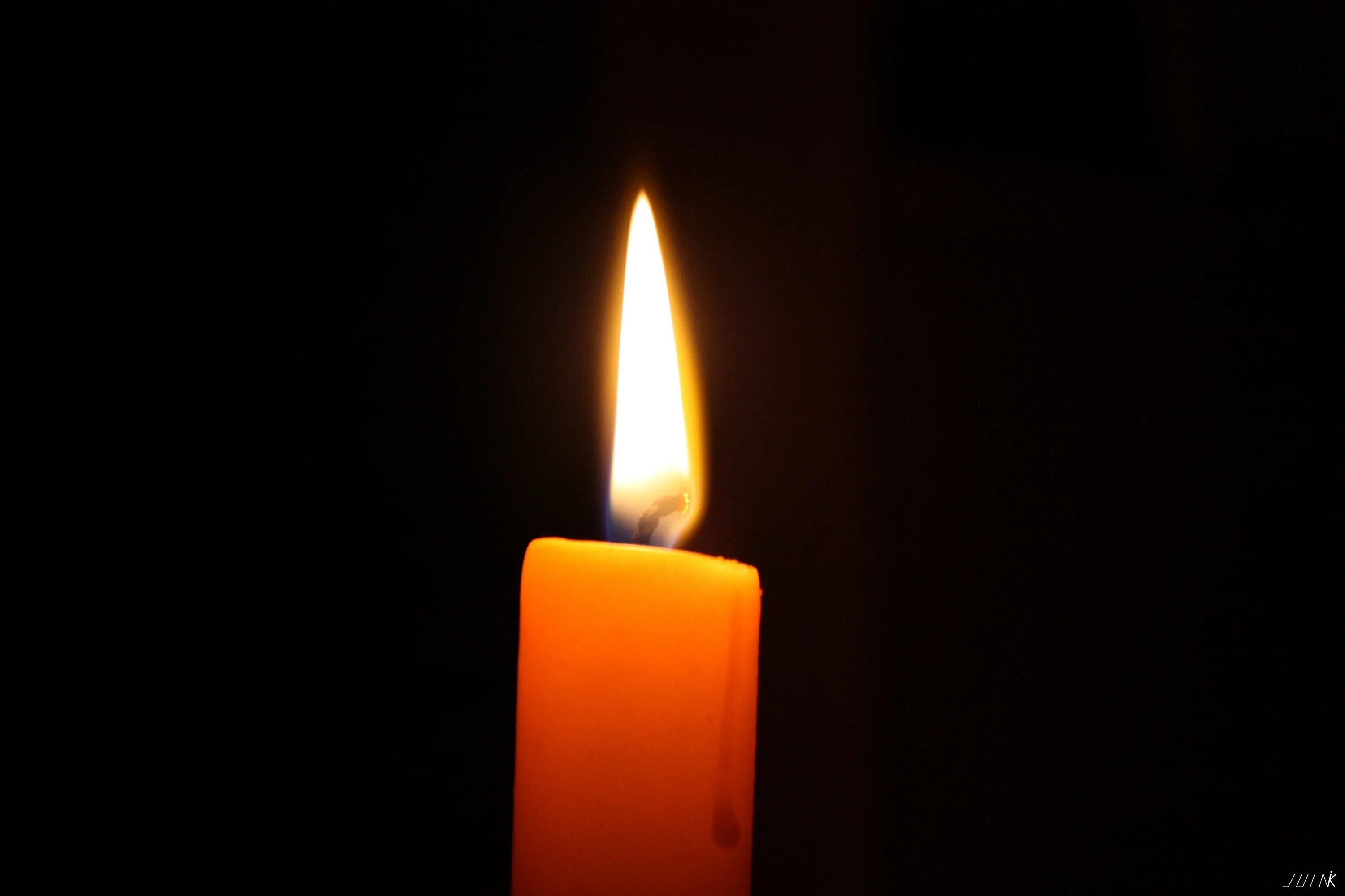 Детскую душу навсегда поразило пламя свечей волновал. Помним скорбим. Поминальная свеча. Вечная память.