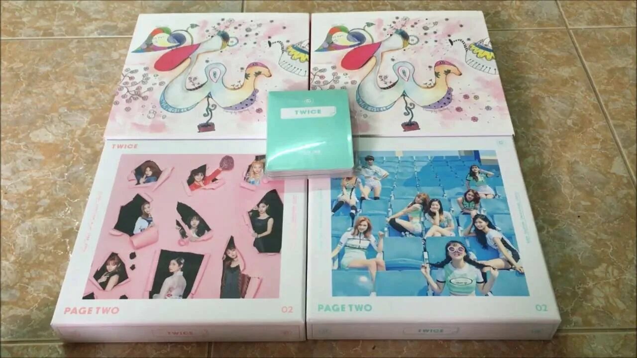 Twice Page two. Twice Page two album. Коленкционные карты twice. Twice album Page two Pink.