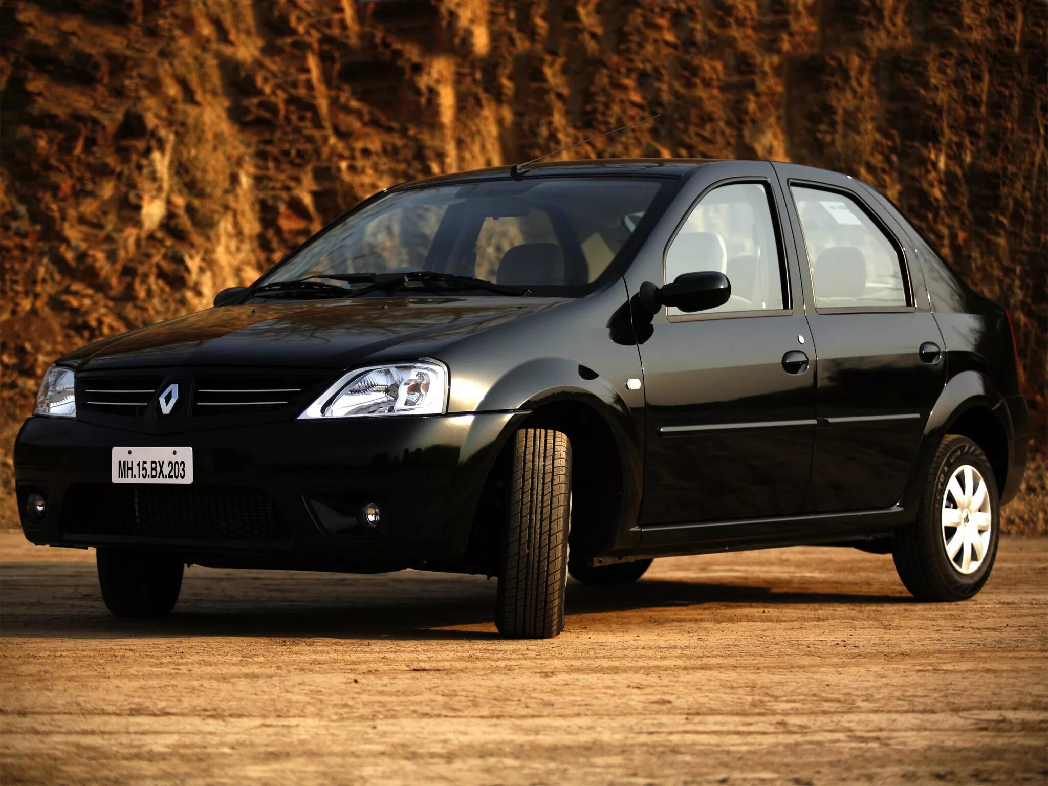 Машина логан фото. Рено Логан 1 поколение черный. Рено Логан 2007 черный. Renault Logan 10. Ренаулт Логан черный.