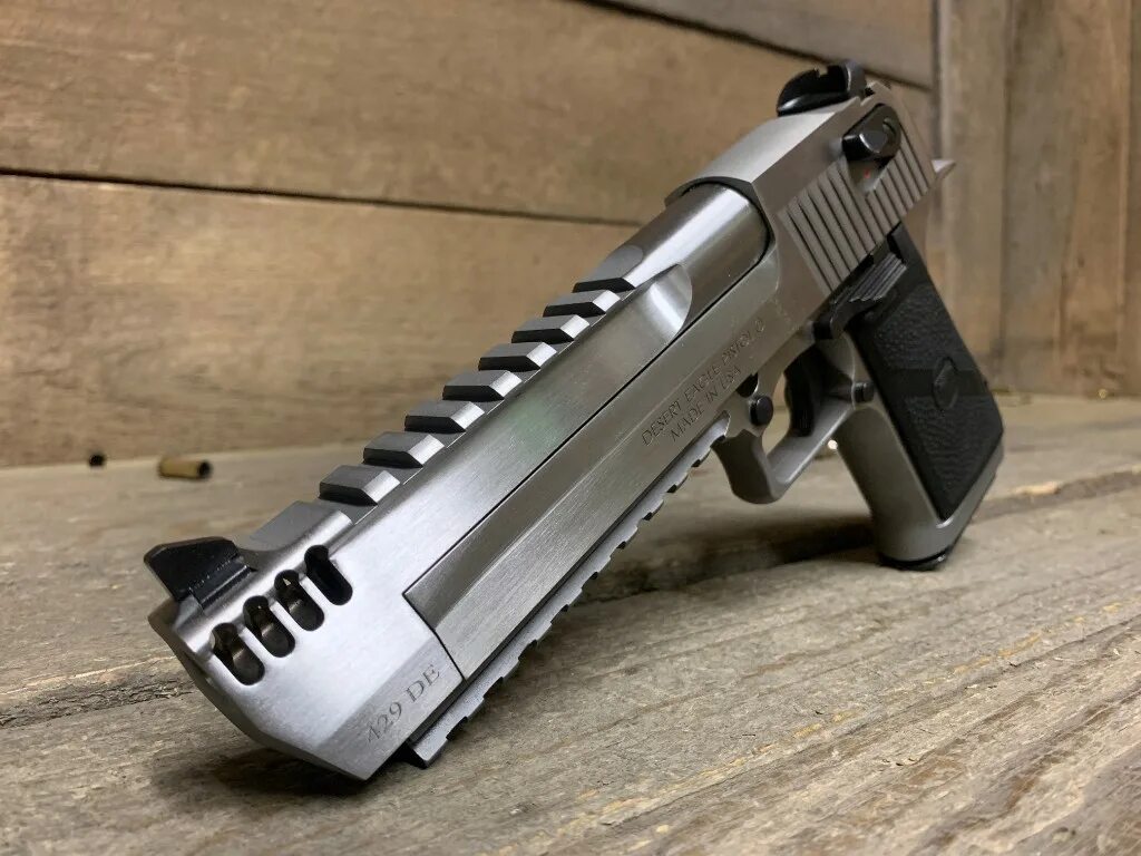 Desert eagle mecha. Desert Eagle 50. Magnum research Desert Eagle .50. Desert Eagle 357. Desert Eagle 50 AE.