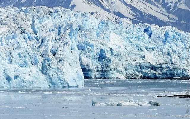 Самый большой горный ледник в мире. Ледник Хаббард. Горный ледник Хаббард. Ледники Северной Америки. Ледник Хаббард – США / Канада.