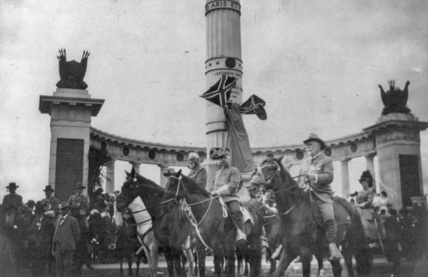 Монумент войне севера и Юга. Confederates Parade. 1907 Год. Памятник Уилксу.