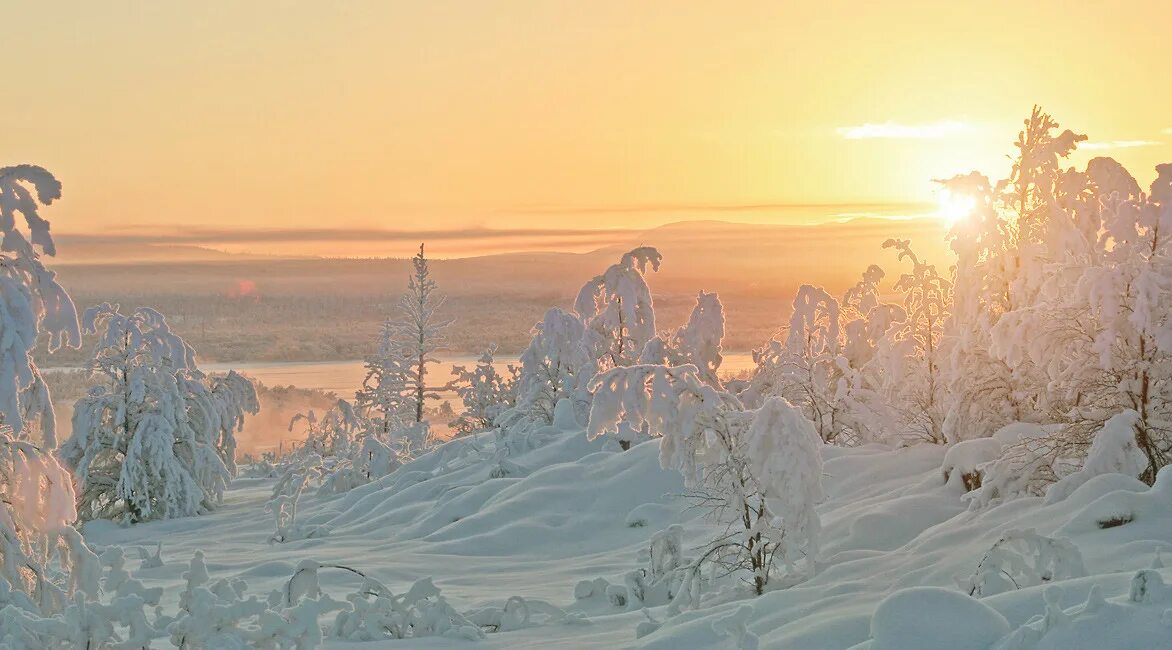 Заполярная природа словно. Заснеженные сопки Мурманск. Заполярье Мурманск. Мурманск природа зимой. Зима в Заполярье.