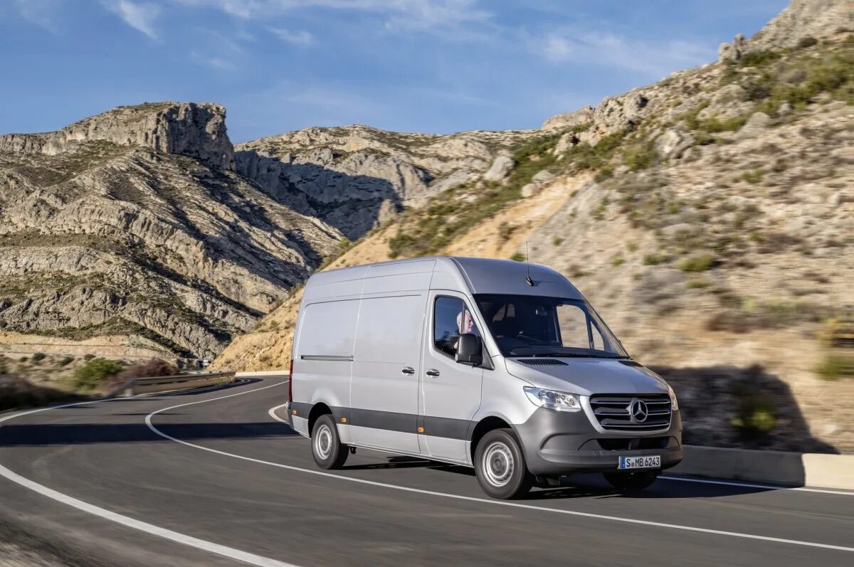 Спринтер что это. Mercedes-Benz Sprinter. Мерседес Бенц Спринтер. Mercedes Benz Sprinter 2018. Мерседес Бенц Спринтер 3.