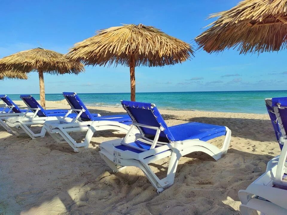 Куба туры отели. Grand Aston Cayo PAREDON 5*. Grand Aston Varadero 5 Варадеро. Гранд Астон Кайо Паредон Куба. Сьего де Авила Куба.