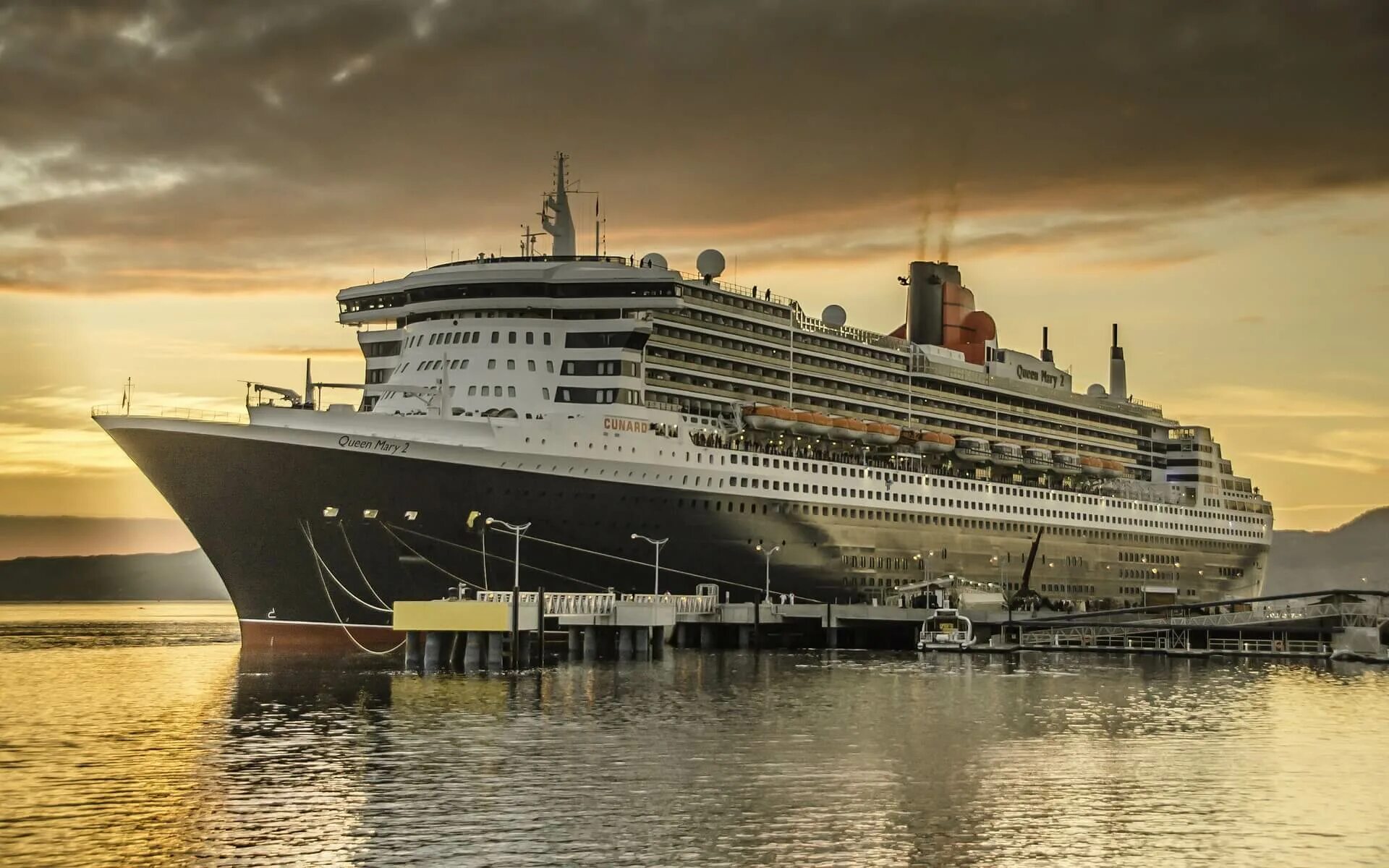 Mary ship. Куин мэри 2. лайнер queen mary 2. лайнер queen mary. куин мэри корабль.