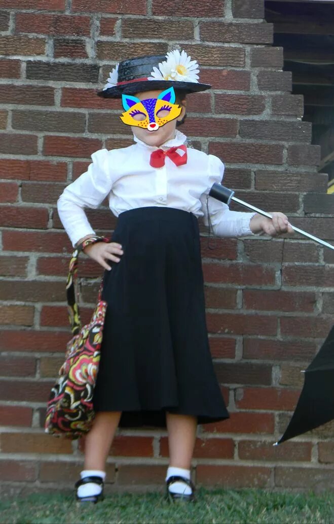 Как сделать костюм помни. Костюм пирата для мальчика из подручных материалов. Вятский модник казаковцев. Костюм светофора детский. Костюмы из гофрокартона.