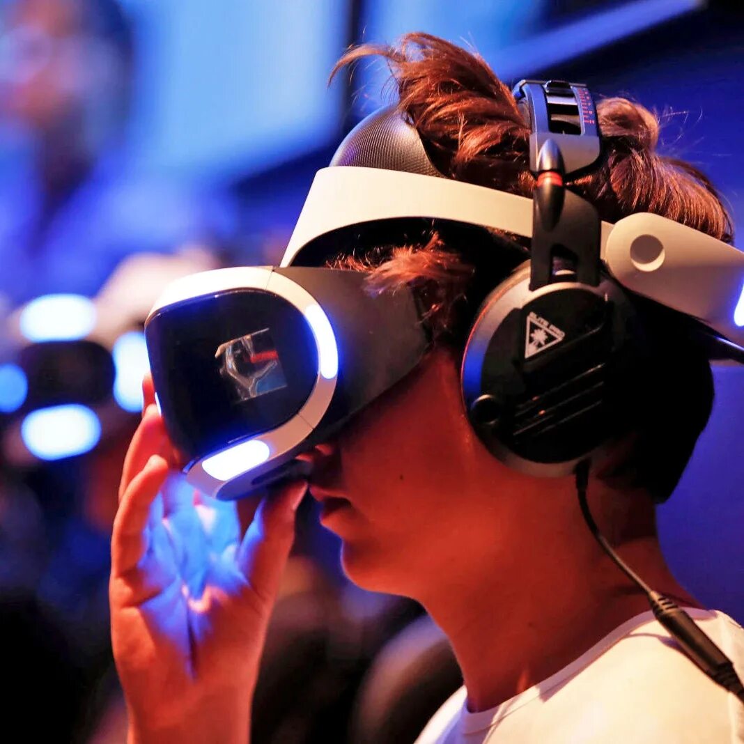Виртуальный мир. Виртуальная реальность фото. VR баннер.
