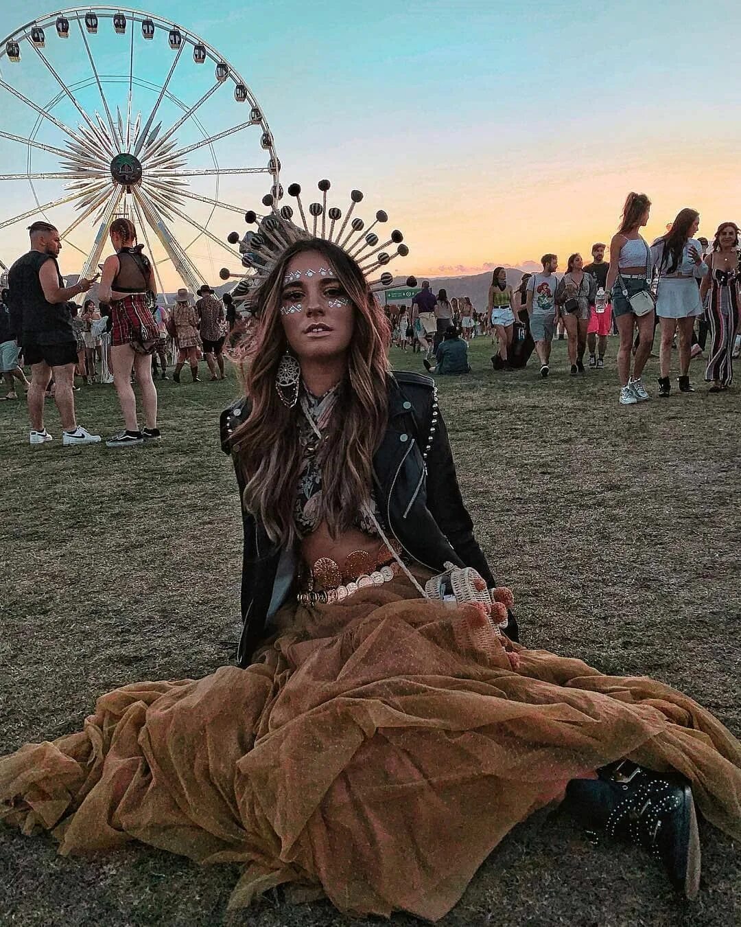 Коачелла девушки. Коачелла фестиваль 2019 наряды. Фестиваль образ. Коачелла хиппи. Коачелла.