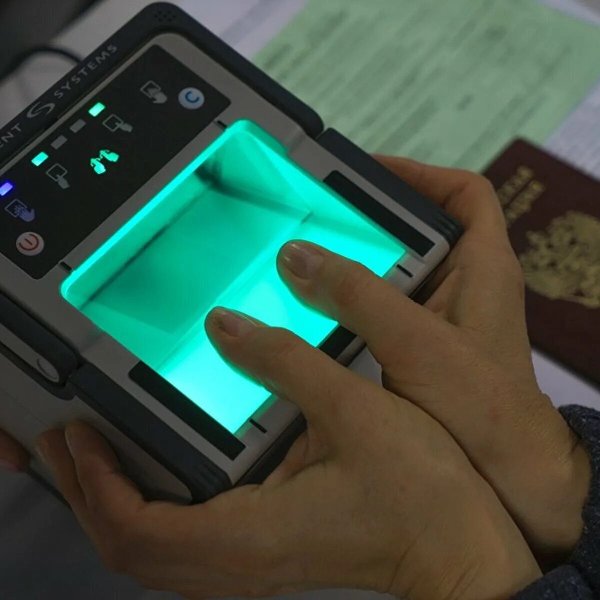 Банк биометрических данных. Биометрия. Биометрические данные. Единая биометрическая система. Смартфон для хранения биометрии.