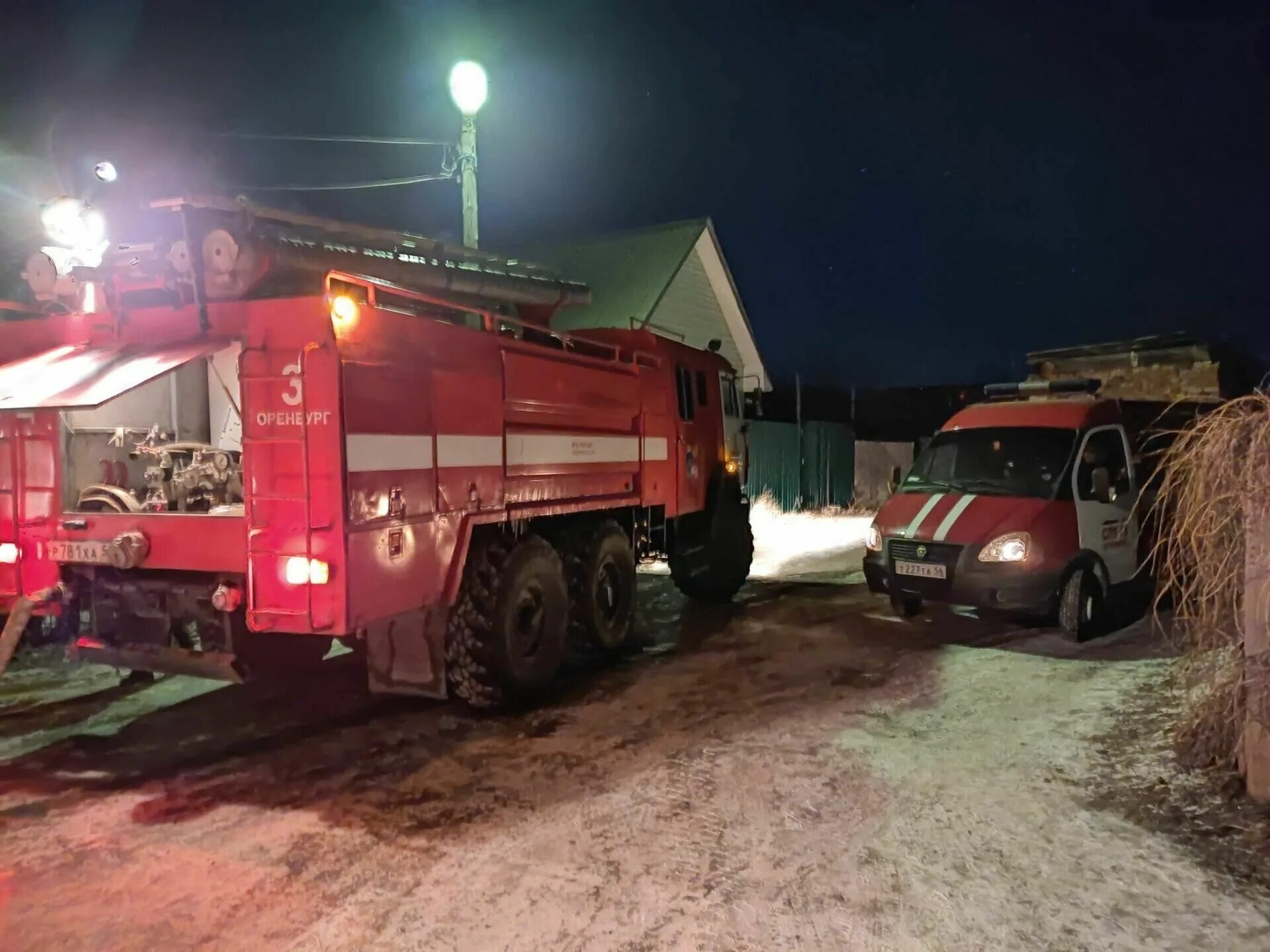 Нижняя Павловка Оренбургский район пожар. Пожар в частном доме. Работа пожарных. Пожар в лаборатории. Пожар 4 декабря