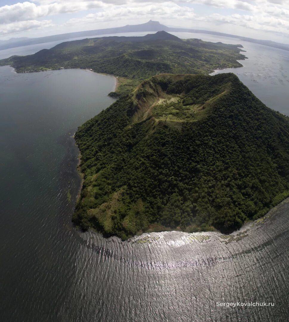 озеро малый семячик, камчатка. вулкан тааль филиппины. вулкан тааль извержение 2021. малый семячик кислотное озеро в вулкане. самый низкий вулкан.