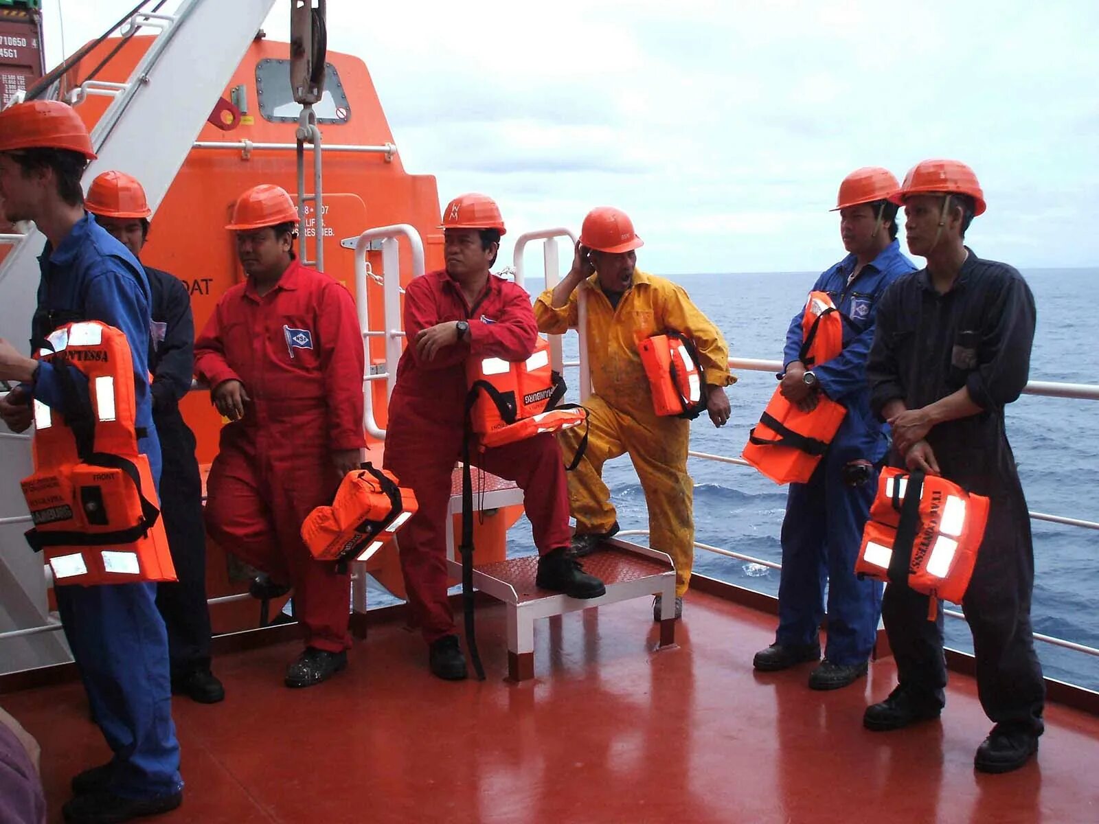 Offshore drilling coveralls. Business marine and navigation english download. Crew manning. Крюинг марин контрактор. Crew boat offshore.