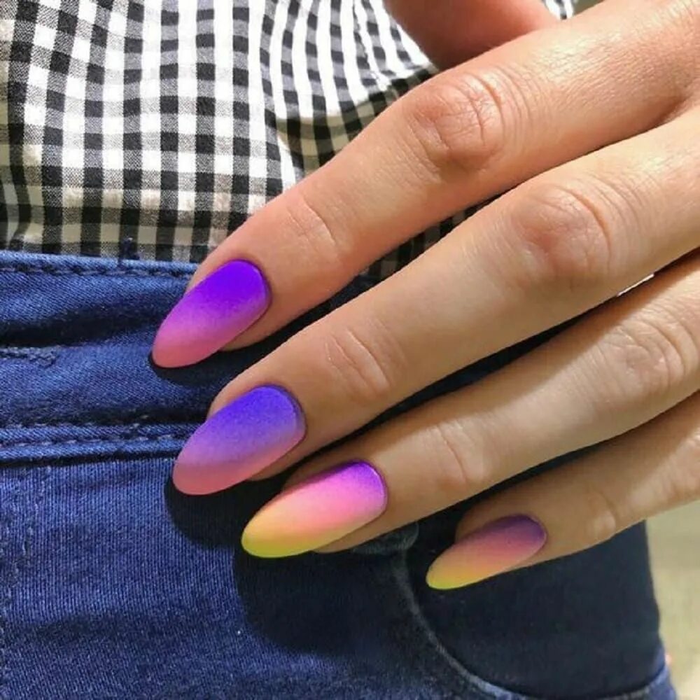 Маникюр омбре градиент. Разноцветные ногти. Маникюр омбре яркий. Яркие разноцветные ногти. Переход цветов на ногтях
