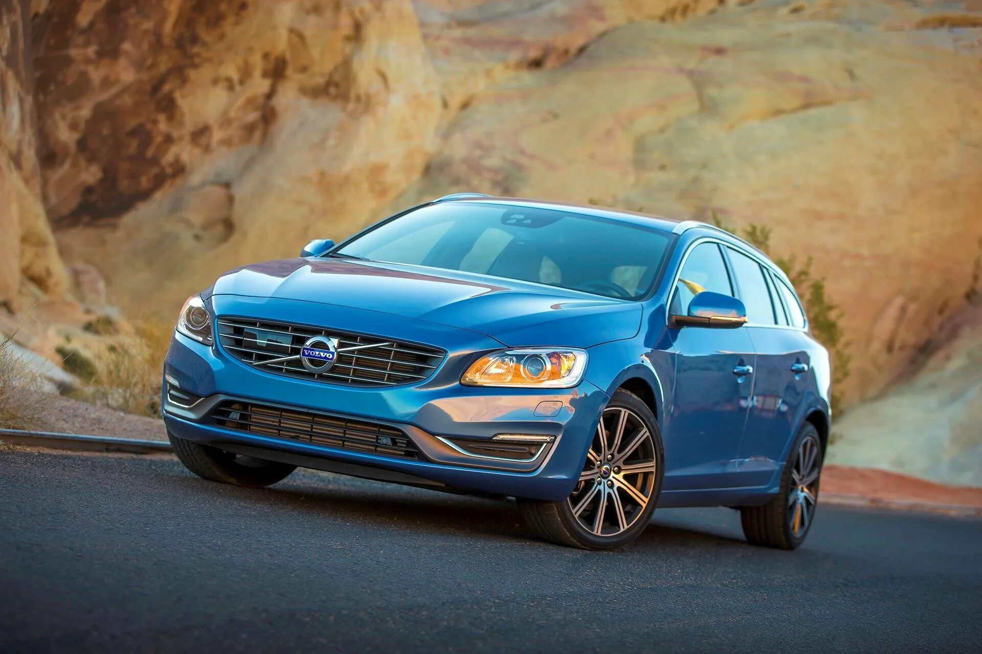 Почему машина вольво. Volvo v60 2018. Volvo v60 Polestar. Вольво s60 вагон. 2015 Volvo v60 Polestar.