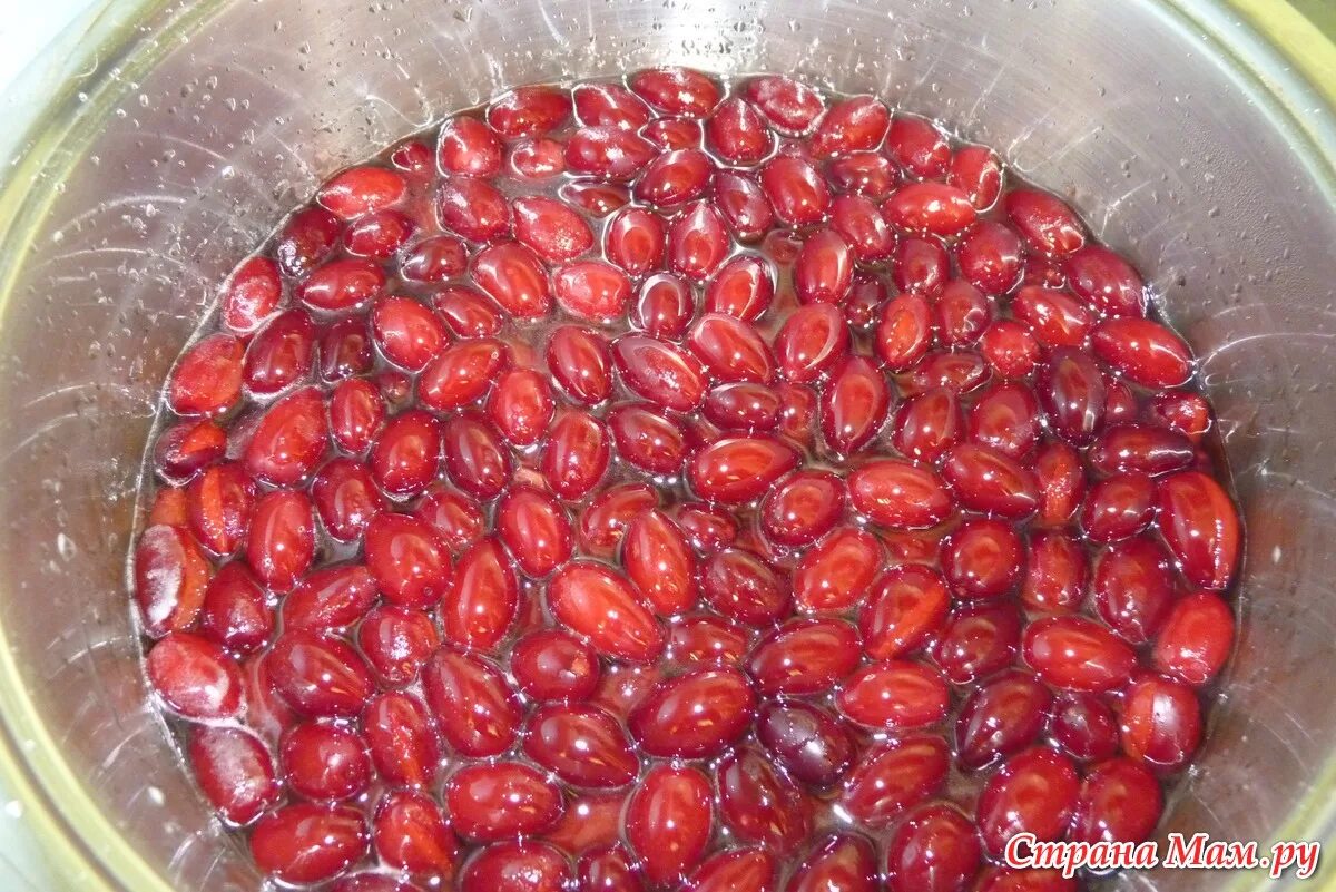 Варенье из кизила с косточкой пятиминутка. Варенье из кизила на вкус. Варенье из кизила с косточкой. Варенье из кизила с косточкой пятиминутка. Варенье из кизила.