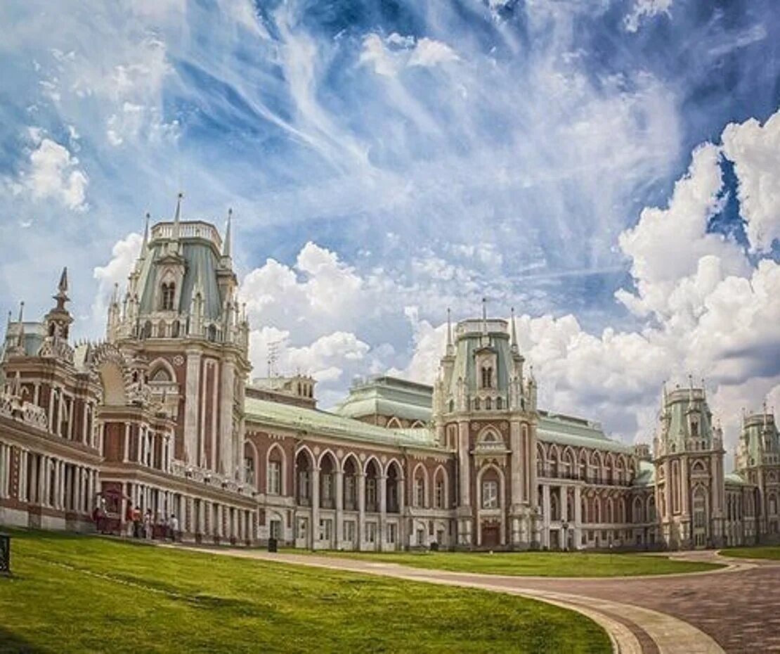 Дворец царицыно в москве. Царицыно дворцово-парковый ансамбль большой дворец. Усадьба Царицыно Баженов. Баженов Дворцовый комплекс в Царицыно. Большой Царицынский дворец в Москве.