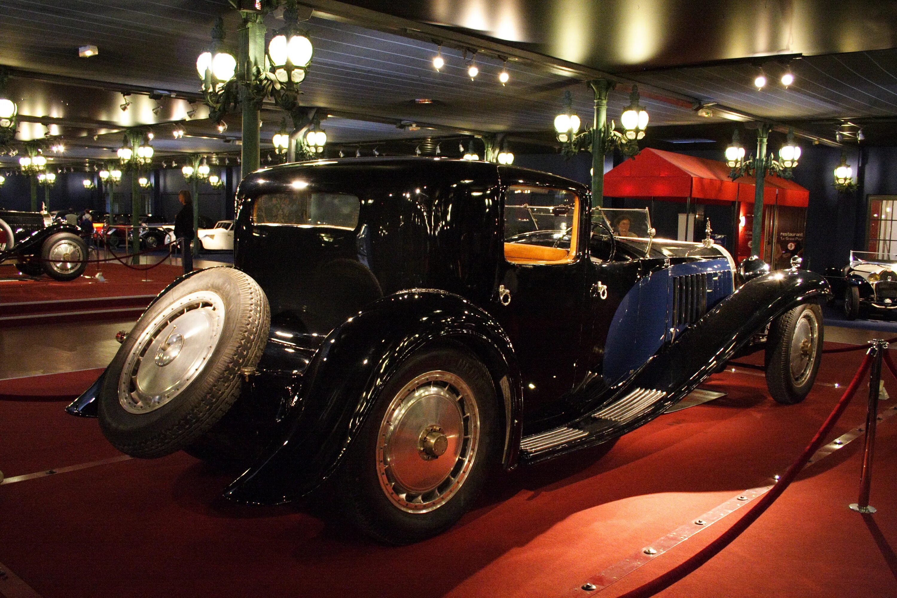 Bugatti royale. Bugatti Type 41 Royale Kellner Coupe 1931 года. Bugatti Type 41 Royale Victoria 1931. Bugatti Royale Kellner Coupe. Bugatti Type 41 Royale Victoria.