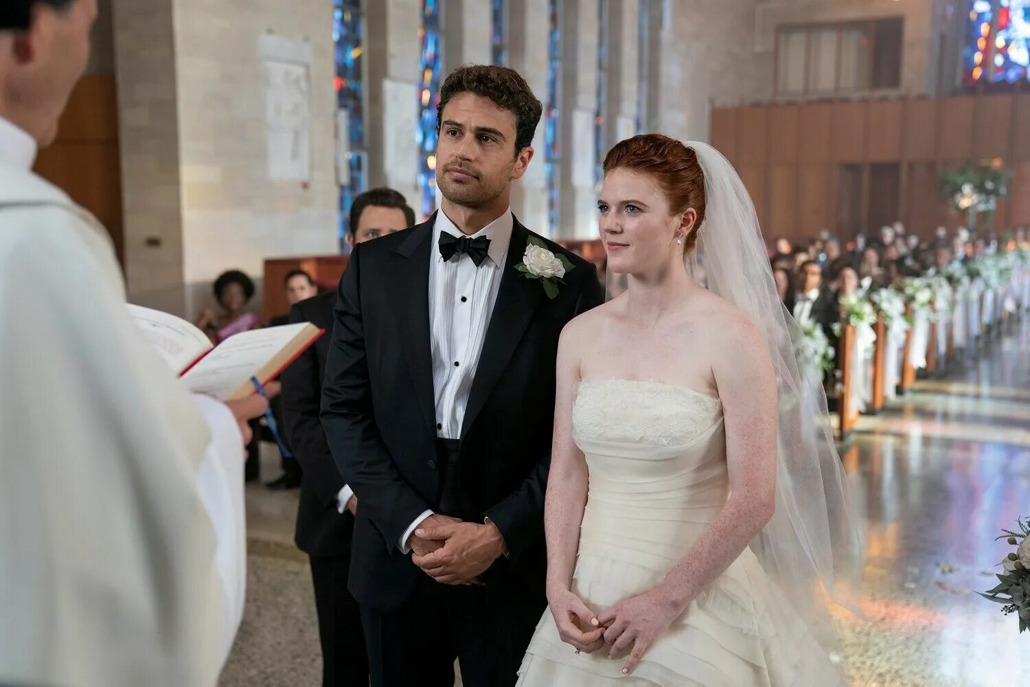 актер жена путешественника во времени 2022. жена путешественника во времени сериал 2022 тео джеймс. Time traveler's wife 2022 роуз лесли. роуз лесли жена путешественника во времени. актер жена путешественника во времени 2022.