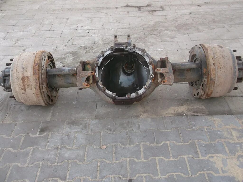 Кожух моста. Кулак поворотный iveco trakker. 41с0128 корпус моста xgma 931. Корпус редуктора переднего моста ваз 2121. Xcmg lw300fn мост передний.
