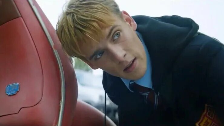 Осталось 24 дня картинки. Часы 2 часа. Успей за два часа. Успеть за 4 часа фильм. Успей за два часа.