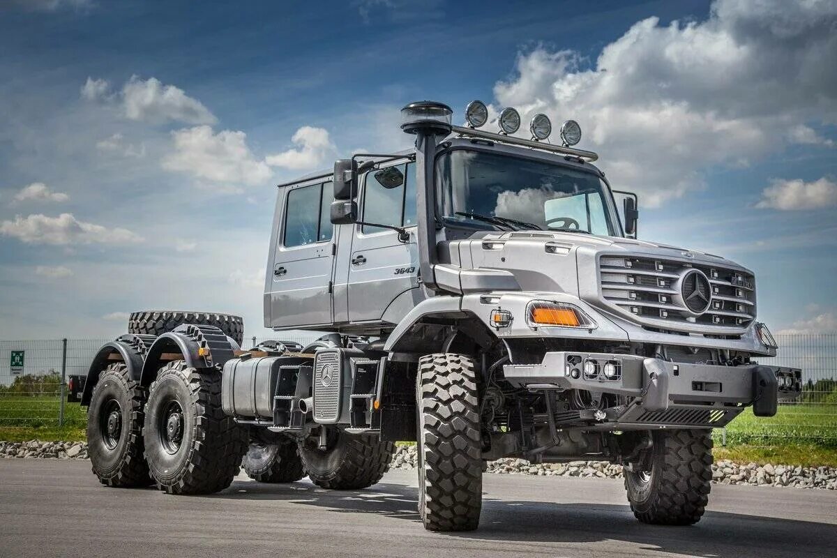 10 самых грузовиков. Mercedes-Benz Zetros. Mercedes Benz Zetros 6x6. Mercedes Benz Zetros 6x6 Military. Мерседес Zetros 6х6.