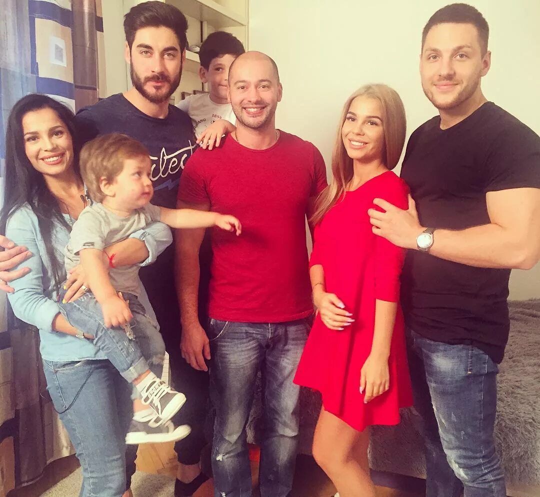 Как живут бывшие участники дома. Дом 2 старые участники. Участники дома 2 александра. Дом 2 участники бывшие. Кристина лясковец.