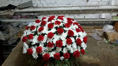 За 5 хризантем и 7 гвоздик