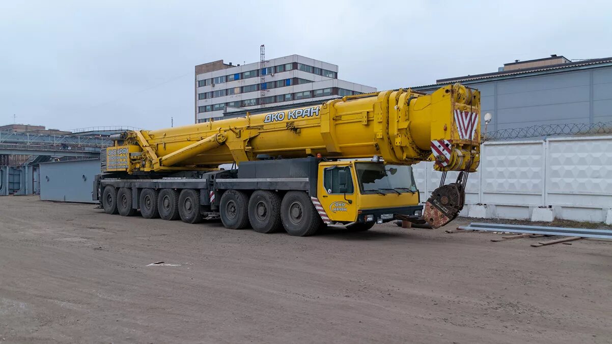 500 тонн в рублях. Liebherr кран LTM 1500-8.1. Автокран Liebherr LTM 1500. Самоходный кран Liebherr LTM 1500-8.1. Автокраны Либхер 500т.