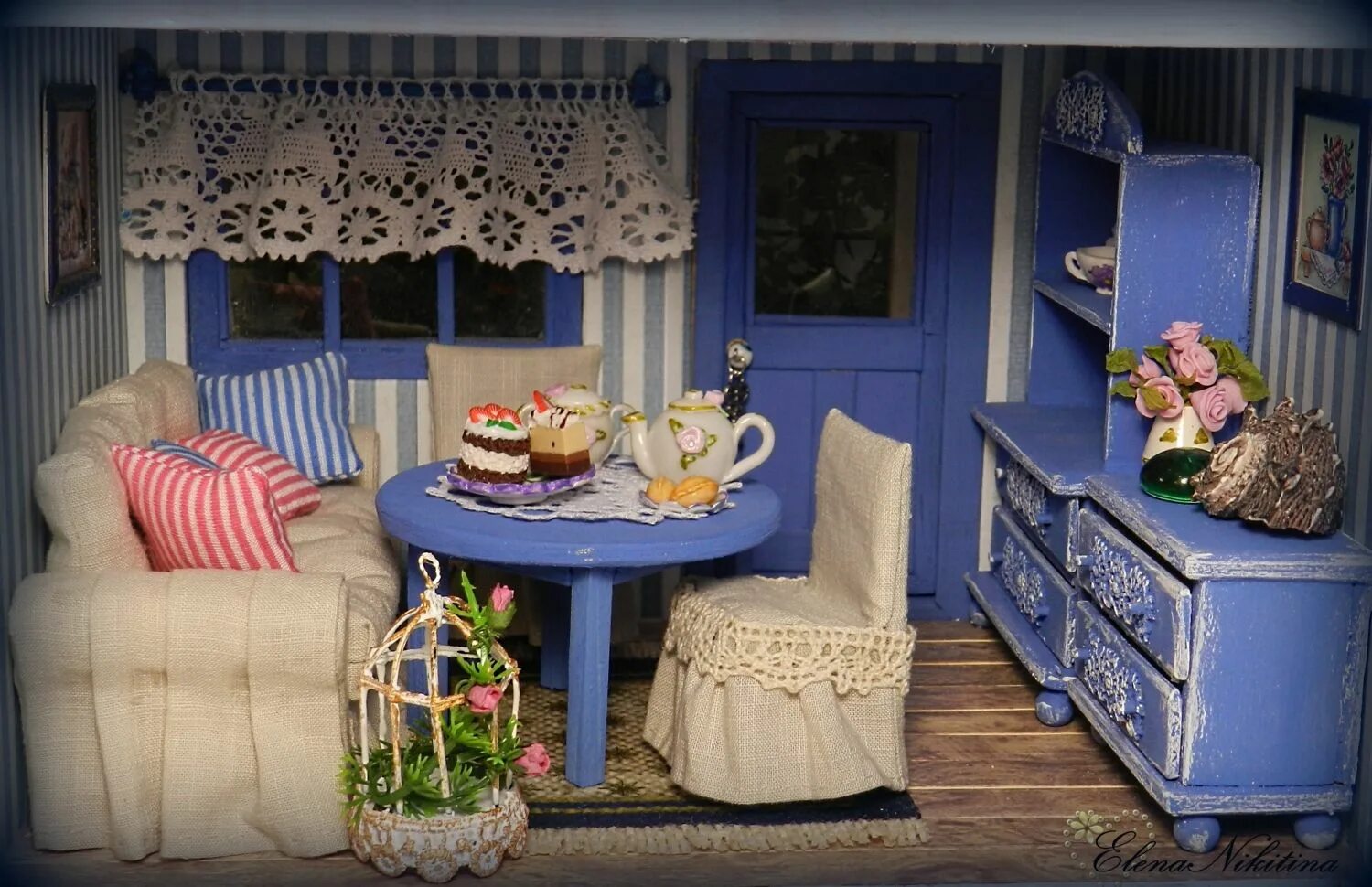 Уютный кукольный интерьер. Мебель для кукольного домика. Румбокс елена никитина. Домик елены румбокс. Кукольная миниатюра шебби шик.