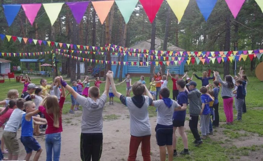 Лагерь Медвежонок Барнаул. Лагерь Медвежонок Магдагачи. Пионерский лагерь Медвежонок Алтайский край. Магдагачи Медвежонок Пионерский лагерь. Каникулы лагеря барнаул