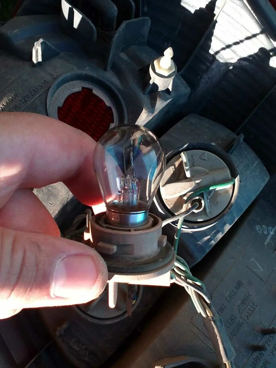 Лампочки мазда 6 gg ближний свет. Лампа стоп сигнала мазда 3 2007. Mazda 3bl лампы ближнего. Патрон лампы стоп сигнала ситроен с4 rus. Лампа ближнего света мазда 3 2008.
