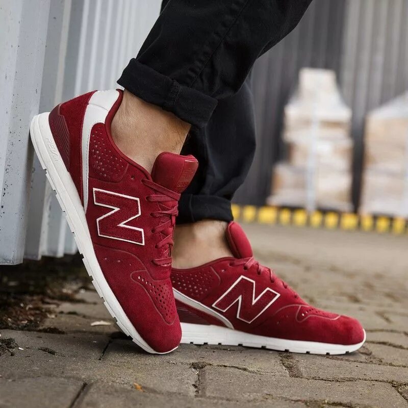 Сколько стоит new balance. New Balance mrl996 Red. New Balance 996. New Balance 996 оригинал. Кроссовки New Balance 996 мужские.