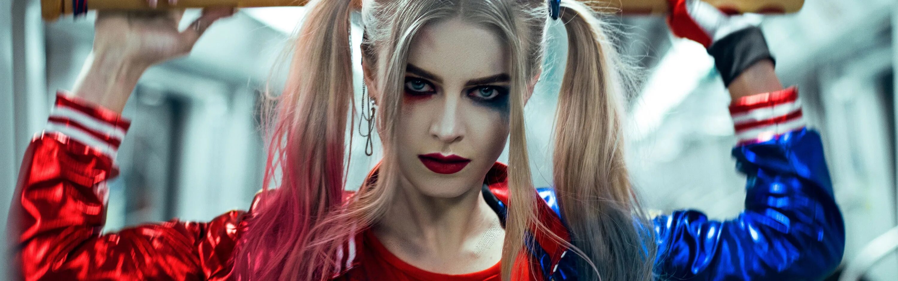 Как называется красная синяя девочка. Харли квинн синя красная девочка. Харли квинн на аву. Как называется красная синяя девочка. Харли куин.