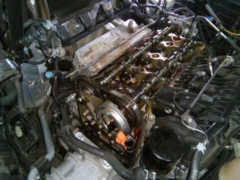 Клапанная крышка tsi 1. 8 tsi. Переуплотнение постели распредвалов 1. Крышка гбц 1. 8 tsi.