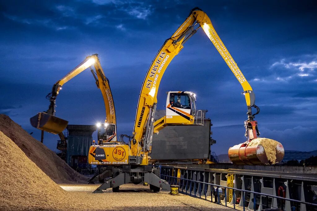 Перегружатель либхер. Liebherr lh50m. liebherr lh40. перегружатель liebherr lh50. lh 50 liebherr lh50.