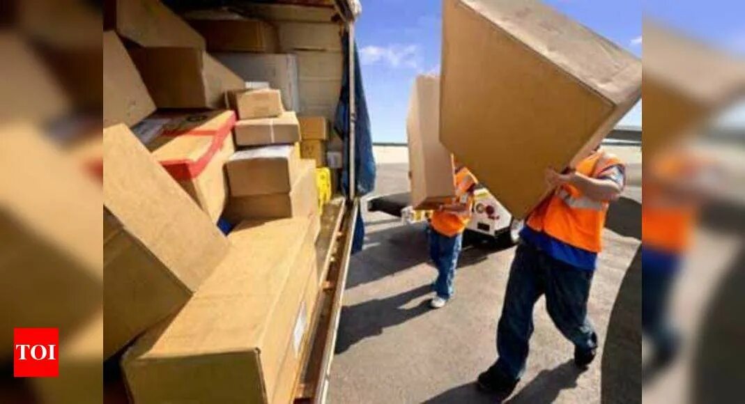 Done loading packages. Таможенное оформление грузов из ирана. бережное отношение к грузу. loading unloading services. logistics loading and unloading.