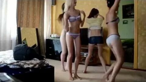 Ее первая домашняя видео