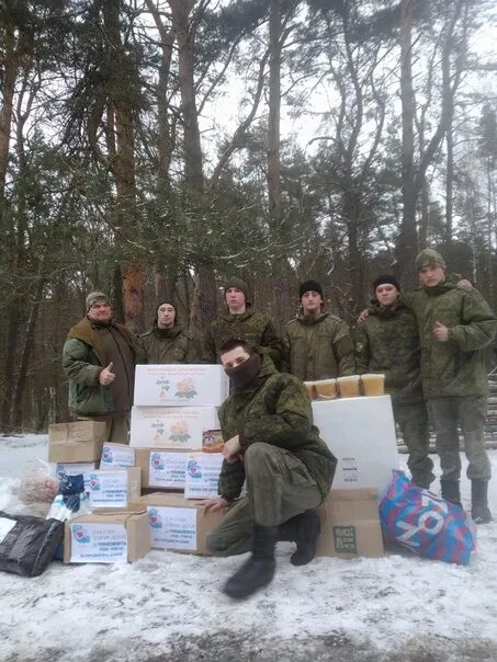 Группа военных. Помощь военнослужащим. Военные волонтеры Залари. Телефон военкомата сво