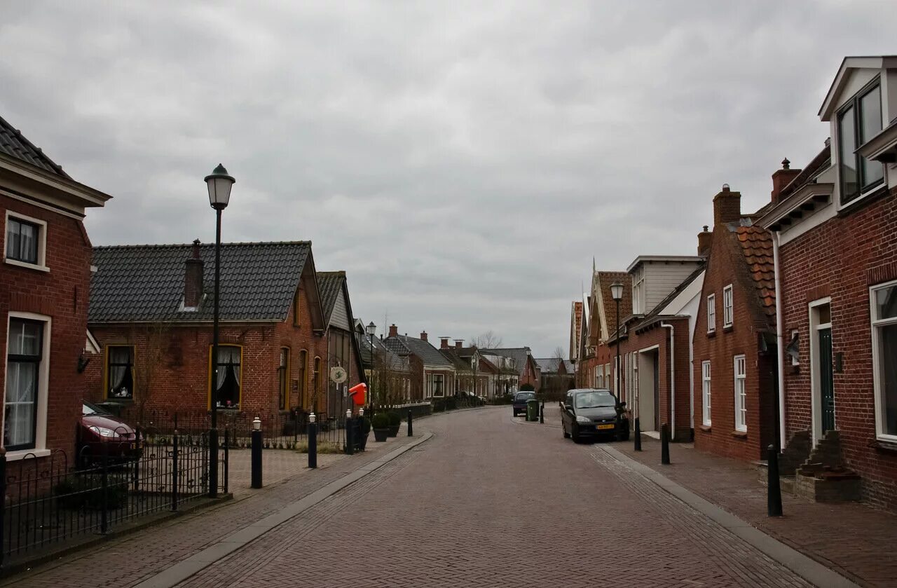 Как выглядит поселок. Херенвен город Нидерланды. Херенвен город фото. Достопримечательности Херенвена.