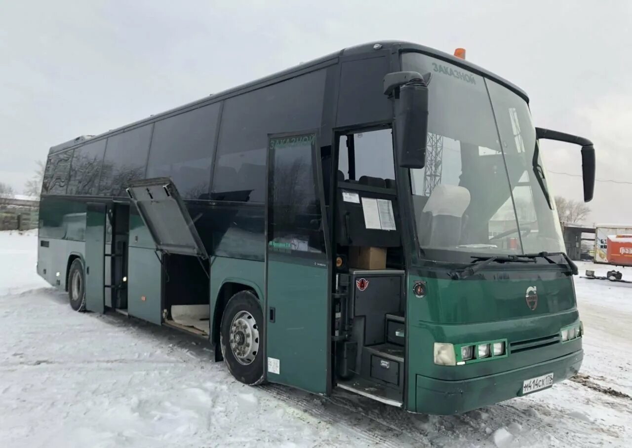 Автобусы 12 мест. Вольво б12 автобус. Вольво автобус б12 2000г. Volvo b10 VANHOOL. Автобус Вольво в10м-46.